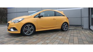 Wir haben den Opel Corsa GSi mit seinem 150-PS-Motor, dem OPC-Fahrwerk und in Mandarin-Orange getestet. (Sven Prawitz/»Automobil Industrie«)