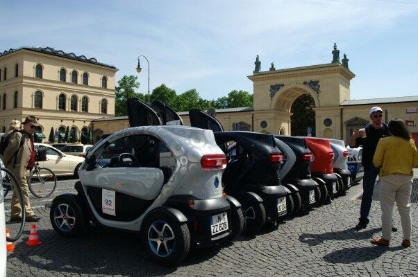 Vor dem Start in München: Renault Twizys (Bild: ePROJEKT)