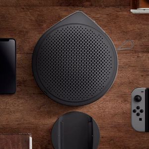 Der GV50P verfügt über eine USB-C-Buchse für die Stromversorgung per Powerbank, die Verbindung zu einer Nintendo Switch oder einem Smartphone. Diese Geräte kann er dann auch gleich mit Strom aus seinem internen Akku versorgen.(Bild:  Benq)