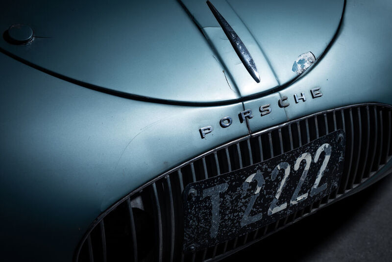 Den Porsche-Schriftzug brachten Ferry und Ferdinand Porsche in Österreich an. (RM Sotheby's)