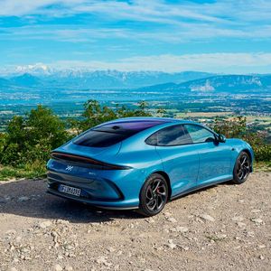 Je nach Perspektive sind Anleihen bei Tesla, Porsche oder gar Aston Martin nicht wegzudiskutieren.(Bild:  MG Motor)