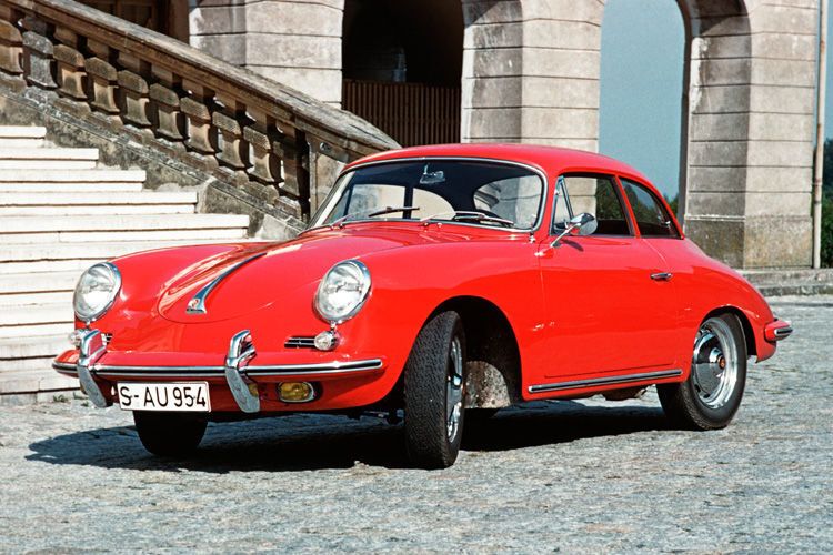 Der 356 A wurde 1960 vom überarbeiteten 356 B abgelöst. Das Leistungsspektrum reichte von 60 PS im B 1600 bis zur Topverison 2000 GS-GT Carrera 2 mit 140 PS.  (Porsche)
