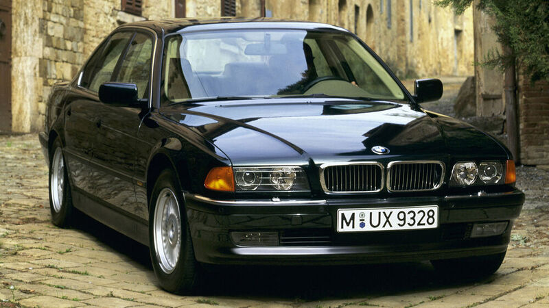 Tupac Shakur saß bei dem Attentat in einem 7er BMW. Das Original-Fahrzeug steht inzwischen zum Verkauf. (Bild: BMW)