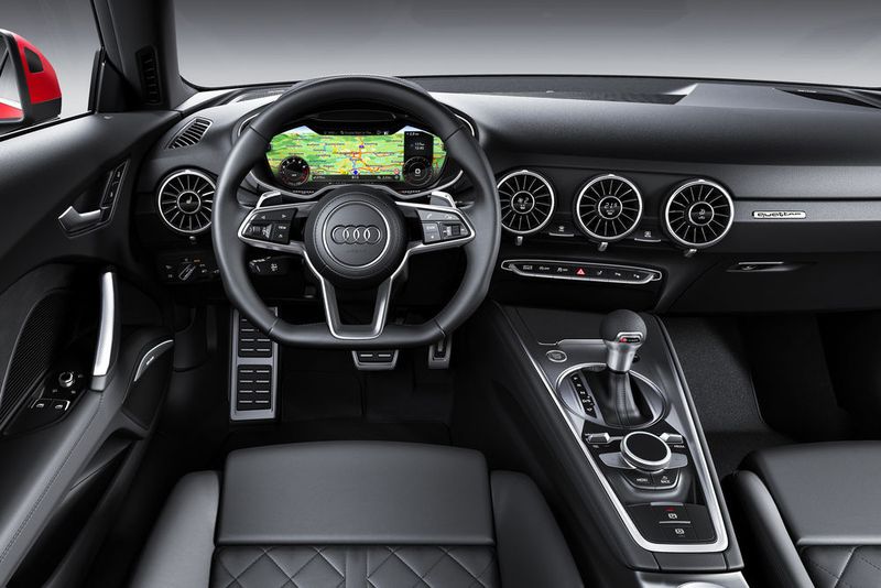 ... über ein Touchpad, auf das man mit dem Finger Buchstaben malen kann. (Audi)
