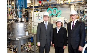 In the pilot plant in Leverkusen (f.l.t.r.) Parliamentary State Secretary Thomas Rachel from the German Federal Ministry of Education and Research, North Rhine-Westphalia’s Minister for Innovation, Science and Research, Svenja Schulze, Bayer Board of Management member Dr. Wolfgang Plischke, responsible for innovation, technology and environment.  (Picture: Bayer AG)