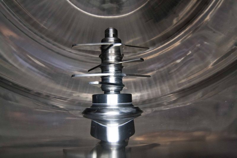 The electric lump-breakers feature easy control of blade speed, with high torque even at low speeds, and programmable operating cycles. (Picture: Italvacuum)