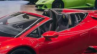 Moll Sportwagen hat seine Lamborghini-Vertretung auf das aktuelle CI-Level des Importeurs upgegraded. (Automobili Lamborghini)