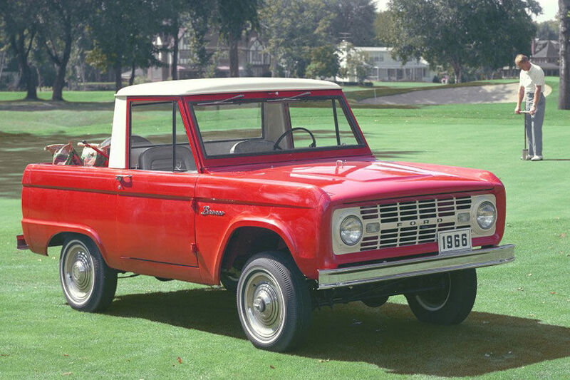 Der Ford Bronco ist einer der Ur-Väter der heutigen SUV-Szene. Erstmals auf der Bildfläche erschien er im Jahr 1966. (Ford)