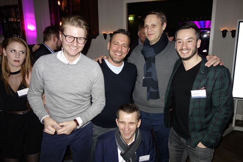 Fabienne Rahier denkt sich: Das Foto kann ohne mich nix werden! (Bild: IT-BUSINESS)