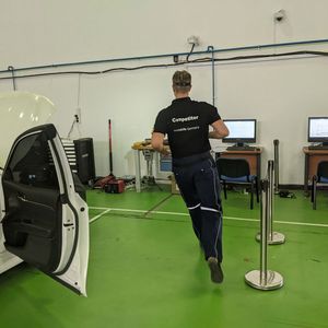 Deshalb musste er sich beeilen, um möglichst viel der Aufgabe zu bewältigen.(Bild:  Holzmann)