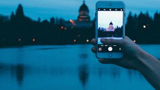 Können beim Fotografieren mit Smartphones oder Tablets bald elektrische Irisblenden die Lichtmenge und Schärfentiefe kontrollieren? (gemeinfrei)