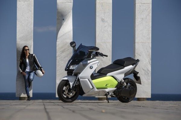 Der neue BMW C evolution bei der offiziellen Präsentation in Barcelona (BMW)