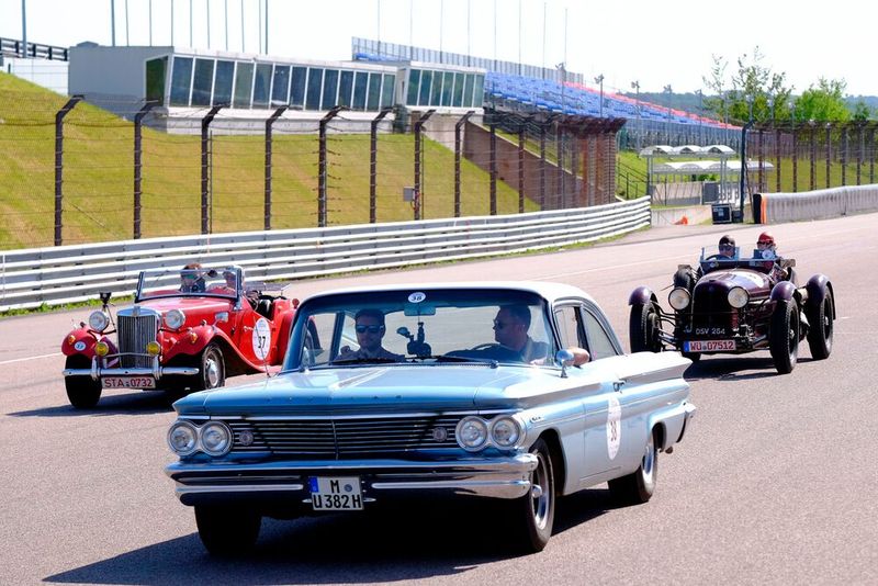 Ein echtes Rennerlebnis für alle Teilnehmer: das war die Tour auf dem Sachsenring. (Bild: Zietz – VCG)
