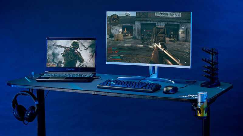 Passend zu den Predator-Rechnern stellt Acer mit dem Gaming Desk einen mit Karbonfaser beschichteten Tisch vor, der Ablagen für Gaming-Peripherie bietet.  (Acer)