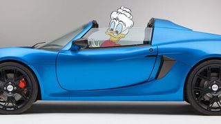 70 Jahre musste Oma Duck auf ihr neues Elektroauto von Detroit Electric warten: nun  bekommt sie einen SP-01 - das laut Hersteller wektweit schnellste elektrische Serienauto (Montage: Thomas Kuther)