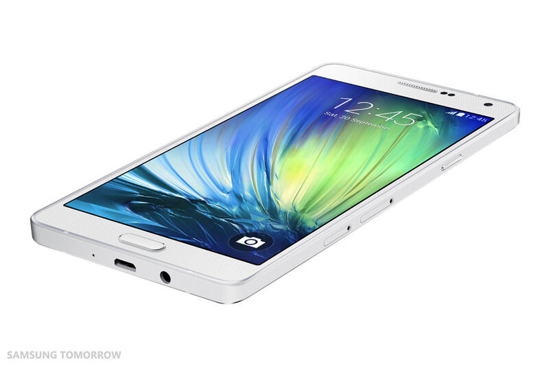 Das Galaxy A7 wiegt 141 Gramm und misst 151 x 76,2 x 6,3 Millimeter. (Bild: Samsung)