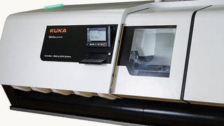 Ein interdisziplinäres Projektteam mit mehr als 40 Spezialisten entwickelte die Reibschweißmaschine Genius: eine einfache, nicht zu komplexe Lösung, die den Kundenwünschen entspricht. (Bild: Kuka)