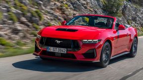 Unter anderem eine vierstellige Anzahl an Mustangs muss hierzulande von den Servicepartnern gecheckt werden.  (Bild: Ford)