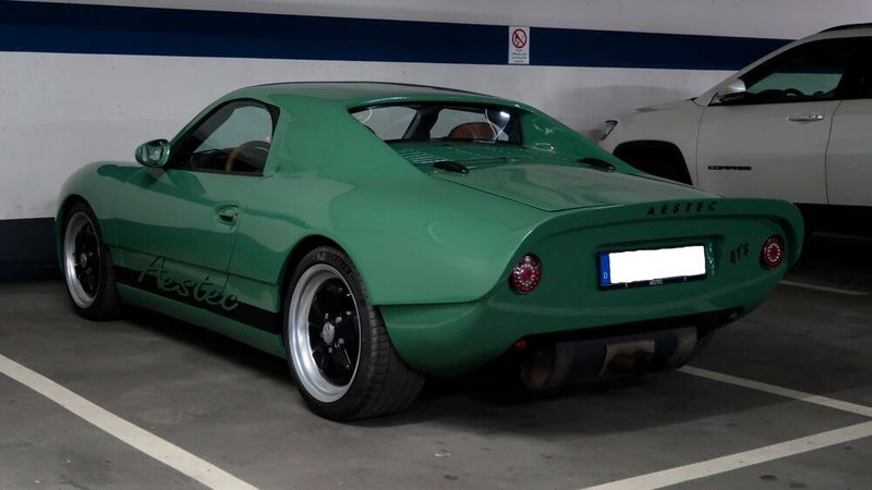 Auch ein Garagenfund – entdeckt vom Autor beim Verlassen der Messe in deren Parkgarage: Aestec GTS auf Basis des Porsche Boxster 986 und 987 sowie mit optischen Anklängen an den Porsche 904. (Bild: Diehl/»kfz-betrieb«)