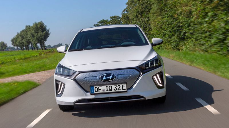 Macht aus wenig Strom viele Kilometer: Hyundai Ioniq Elektro. (Bild: Hyundai)