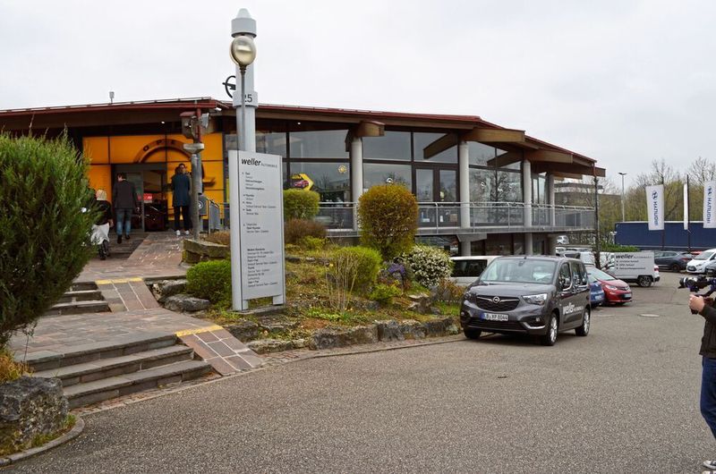 Das Autohaus Weller vermarktet an vier Standorten die Fabrikate Opel, Ford, Volvo, Hyundai, Fiat, Abarth, Fiat Professional und Streetscooter. (Rehberg/»kfz-betrieb«)