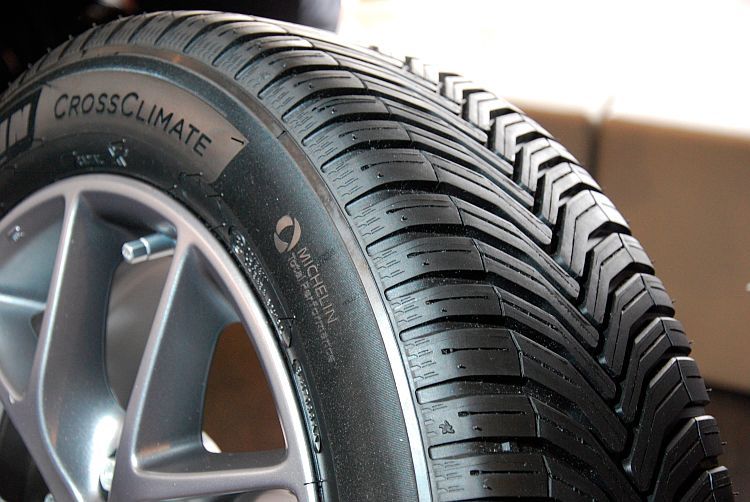 Sommerreifen mit Wintereignung? Das ist der Michelin Crossclimate tatsächlich. (Foto: Rosenow)