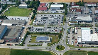 Eine veritable Automeile betriebt AVP in Plattling. (AVP)