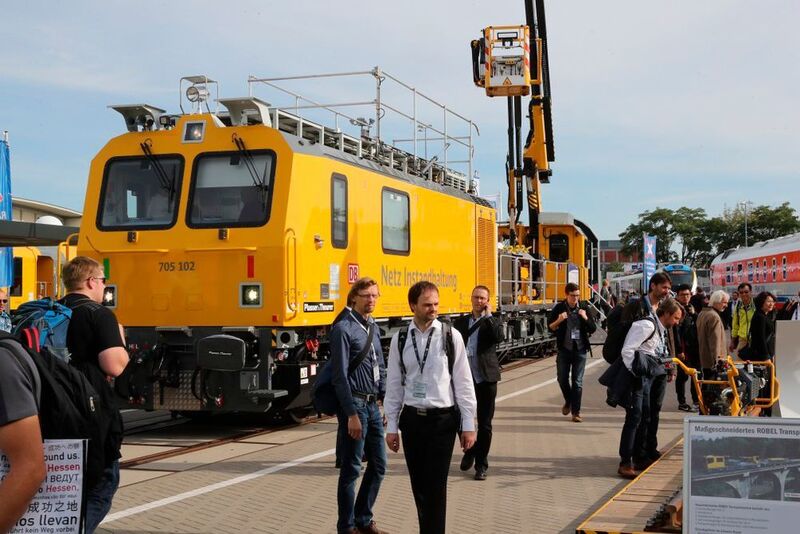 127 Schienenfahrzeuge konnten die Fachbesucher auf dem Frei- und Gleisgelände begutachten. (Messe Berlin)
