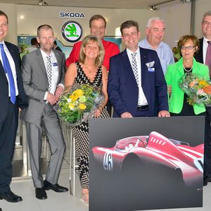Gratulation zur Neueröffnung: Bernhard Krebs, Gebietsleiter Vertrieb Skoda Auto Deutschland GmbH (li.), gratulierte den Wichert-Geschäftsführern Bernd Glathe (4. v. li.) und Bernd Kußmaul (2. v.re.) zur Entwicklung des Standorts.(Foto:  Auto Wichert/Martin Brinckmann)