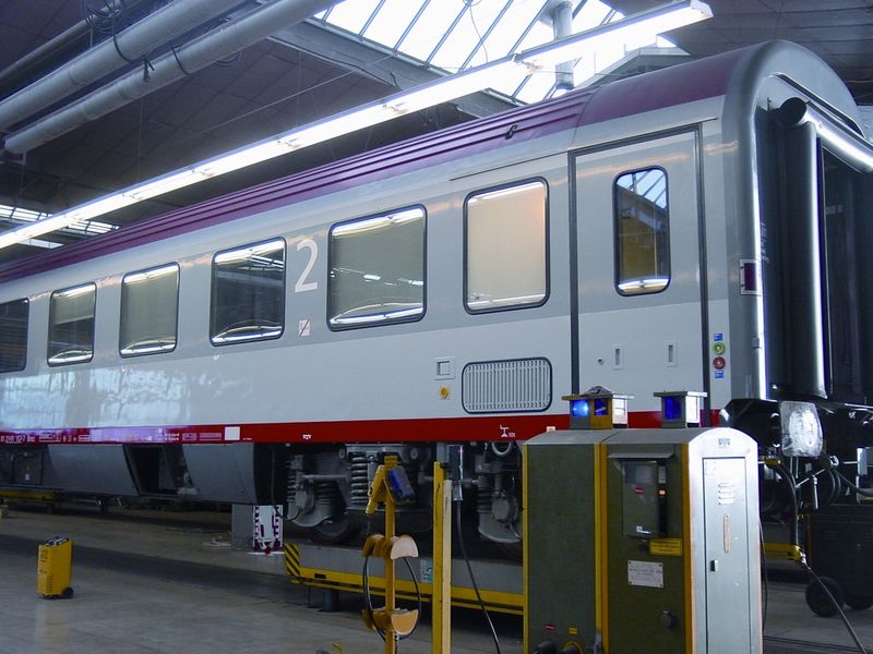 1 In der Werkhalle  ... der ÖBB-Technische Services GmbH am Standort Wien Simmering werden die Personenverkehrszüge modernisiert und gewartet (Archiv: Vogel Business Media)