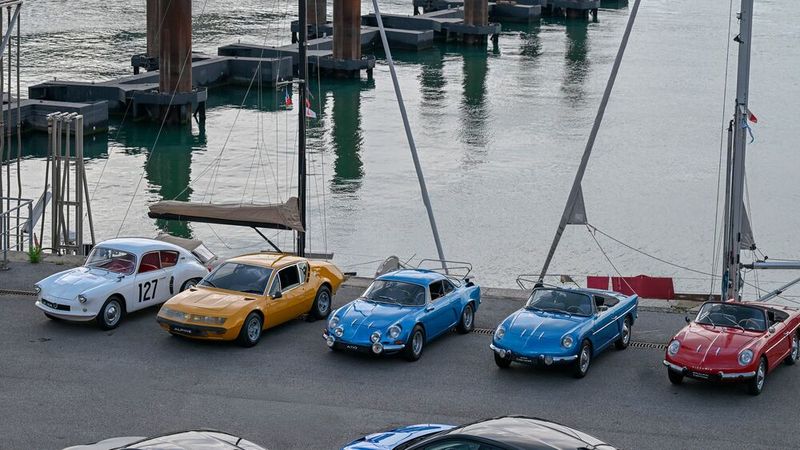 Die A110, der kleine Zweisitzer, mit dem Alpine das Comeback als Sportwagenmarke feierte, wird nicht mehr gebaut. (Bild: Renault)