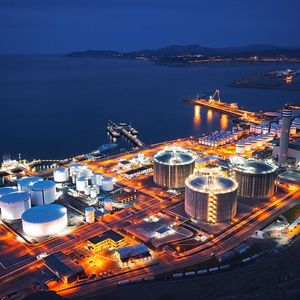 Für ganzheitliche Energiemanagementlösungen müssen Unternehmen den Energieverbrauch über alle Betriebsabläufe hinweg kontinuierlich überwachen.(Bild:  Siemens)