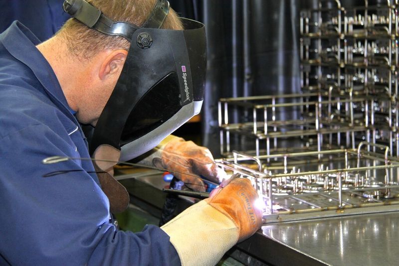 Rund 40 % mehr Produktionsfläche und neues Personal sowie Fertigungsequipment ermöglichen kürzere Durchlaufzeiten bei der Fertigung von Sonder-Werkstückträgern. (Bild: Metallform Wächter)