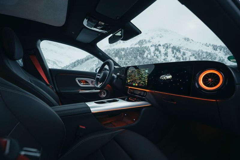 Die Preisspanne reicht vom CLA 200 für 46.243 Euro bis zum CLA 220 4matic mit Allradantrieb für 54.228 Euro. (Bild: Mercedes-Benz)