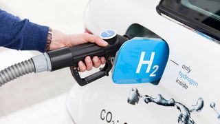 Wasserstofftankstelle in der Hanauer Landstraße in Frankfurt am Main. (Bild: Mercedes-Benz)