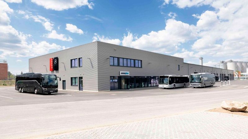 Das neue Servicezentrum von Daimler Buses in Berlin ist der größte Standort für Elektrobusse im Omniplus-Netz.(Bild:  Daimler Truck)