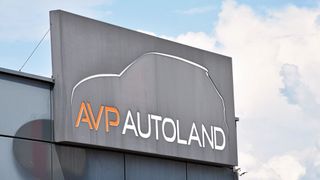 AVP Autoland ist Ostbayerns größte Autohandelsgruppe mit 16 Betrieben und rund 800 Mitarbeitern. Am Automotive Business Award 2022 nahm der Standort Plattling teil. (Bild: Simon – »kfz-betrieb«)