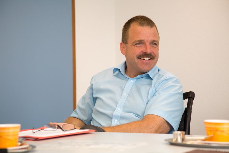 Uwe Sänger, technischer Bereichsleiter bei GGEW: „Die IEC 60870-5-104 auf Ethernet-Basis ist für uns eine Supersache, weil wir damit auch bei den Geräten viel flexibler sind.“ (Bild: Andreas Renz/vor-ort-foto.de)