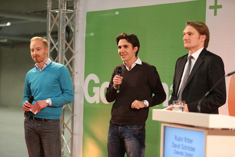 Rubin Ritter (Zalando, v.l.), David Schröder (Zalando) und Andreas Fleischer (Goodman). (Bild: Zalando)