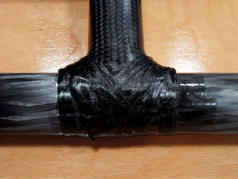 T-Stoßverbindung Diese T-Stoßver-bindung wurde in einem Fügeverfahren hergestellt, dessen Entwicklungs-basis das etablierte Fasernasswickeln war.  (Bild: wbk)