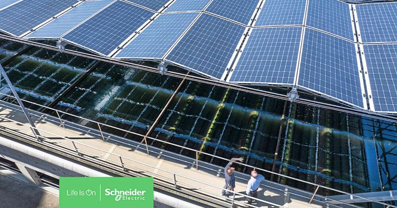 Bewegliche Solarfaltdächer von dhp Technology (Bild: Schneider Electric)
