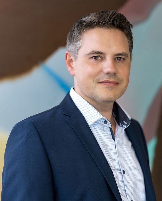 Der Autor Robin Schmeisser rät Unternehmen und anderen Organisationen, sich schnell mit den neuen Lieferkettengesetz auseinander zu setzen. (Bild:  Fabasoft)