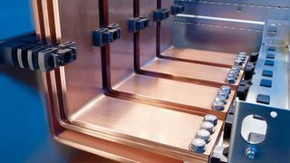 Typgeprüfte Niederspannungsschaltanlagen Ri4Power mit Flat-PLS Sammelschienensystem jetzt bis 5500 A (Archiv: Vogel Business Media)