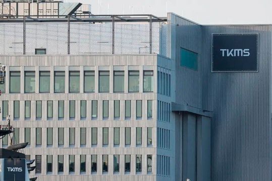 Plan geplatzt, ist aber nicht schlimm! TKMS wollte die Kieler Nachbarwerft German Naval Yards kaufen. Die Verhandlungen zogen sich hin, aber man konnte sich nicht einigen ...(Bild:  TKMS)