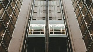 Die Zukunft des Aufzugs: Dank Condition Monitoring und Predictive Maintenance schweben wir in eine neue Ära der Technologie. (Bild: frei lizenziert)