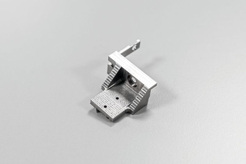 Die Werkstücke von Jewa gehen in nahezu alle Branchen. Vom Einzel- bis zum Serienteil, alles in hoher Präzision, kann automatisiert und bedienerarm gefertigt werden. (Bild: maikgoering.de)