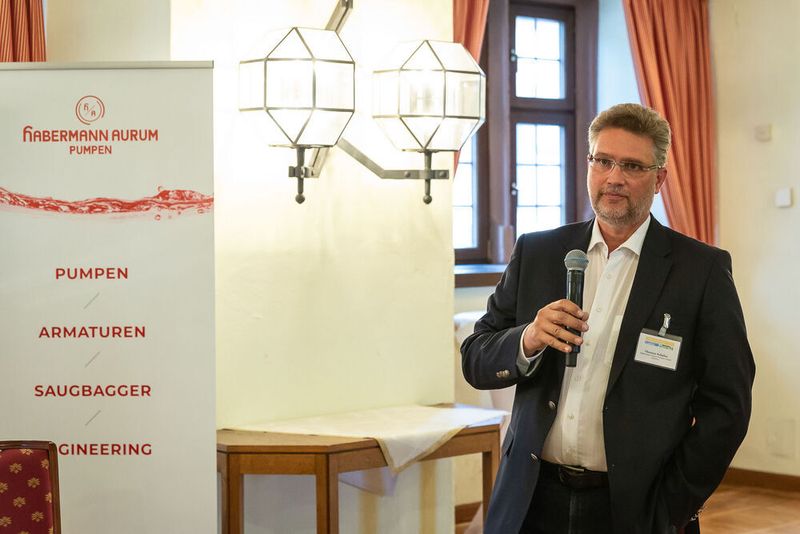 Impressionen der Förderprozessforen 2019: Beim Pumpen- und Schüttgut-Forum diskutieren Experten an zwei Tagen über Probleme bei Förderprozessen. Dabei steht der praxisorientierte Austausch und die gemeinsame Lösungsfindung im Vordergrund des Netzwerktreffens der Pumpen- und Schüttgut-Community. (Stefan Bausewein / PROCESS)