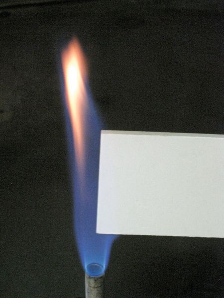 Mit dem Baukastensystem von Lorenz Kunststofftechnik können die Rezepturen der SMCs und BMCs individuell auf die vom Endprodukt geforderten Eigenschaften hin ausgelegt werden, z.B. hinsichtlich der Zugfestigkeit, Härte, Korrosionsbeständigkeit oder dem Brandverhalten. (Bild: Lorenz Kunststoffe)