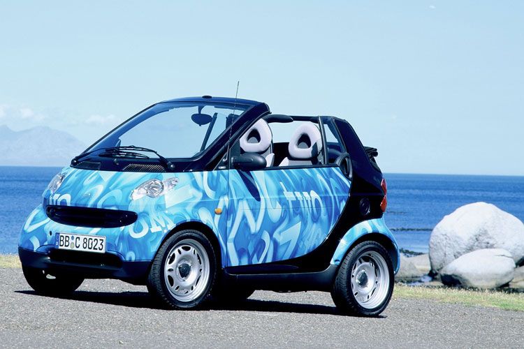 2000: Im Frühjahr kommt das Smart Cabrio mit Otto- und Dieselmotor in den Handel. (Foto: Daimler)