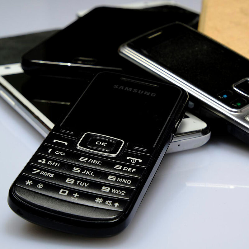 Telefon, Taschen-PC und Fotoapparat in einem – Mobilfunkgeräte sind aus dem privaten wie geschäftlichen Leben nicht mehr wegzudenken.